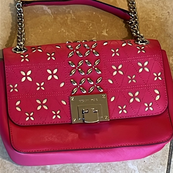 New Michael Kors hot pink  pocketbook shoulder strap crossbody comes with gift C - Picture 2 of 10